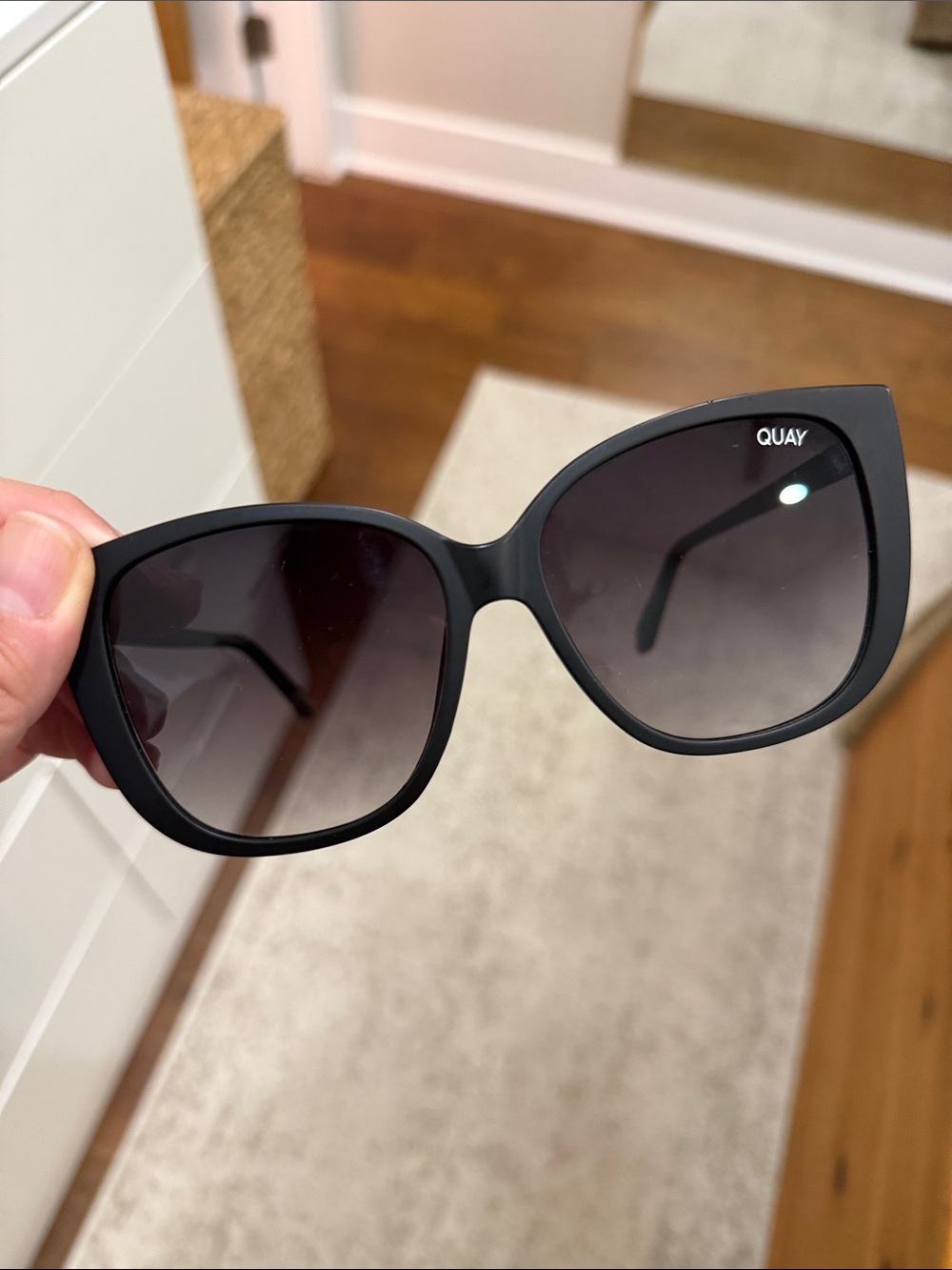 Quay black Sunglasses